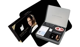 Mắc cài sứ tự buộc nắp kim loại QuicKlear